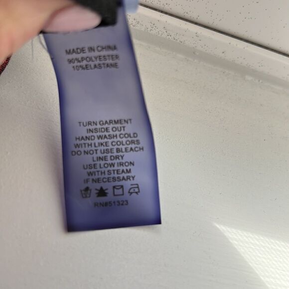 Vince Camuto Velvet Top Womens Small Burgundy Sleeveless Choker - Picture 9 of 9